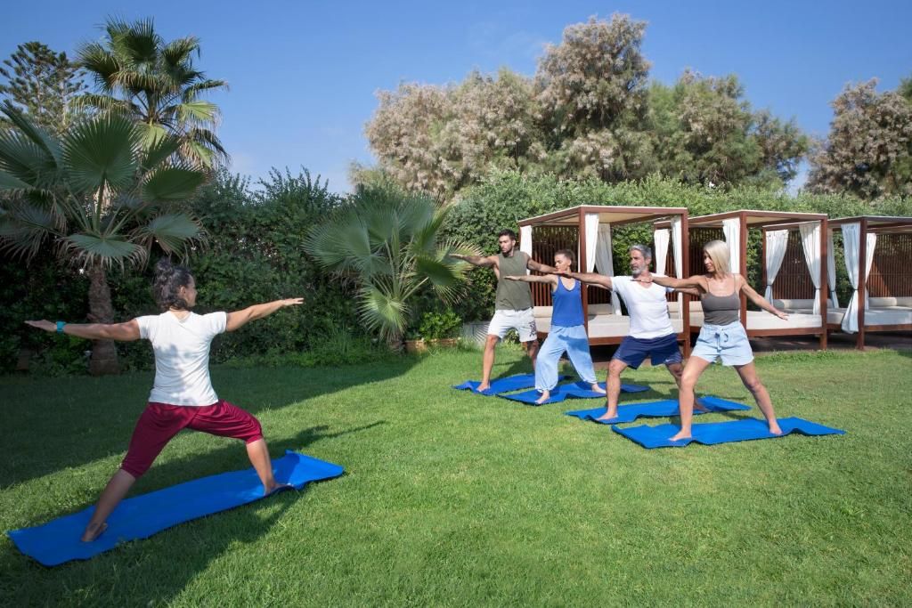 Thalassa Beach Resort & Spa (Adults Only) фото 4