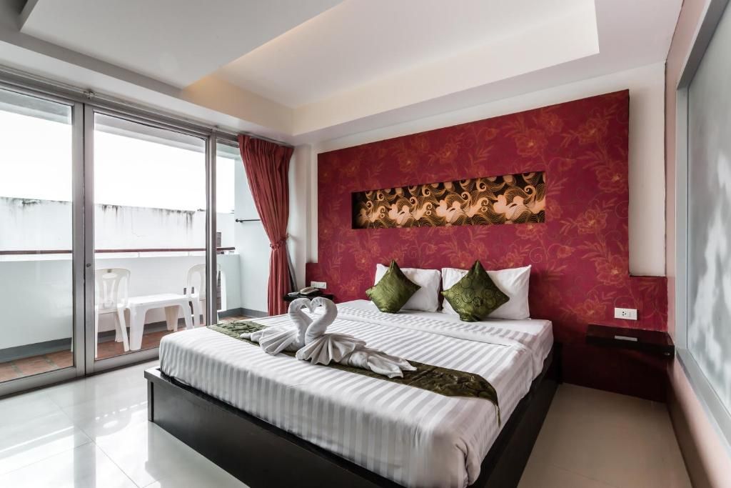 7Q Patong Beach Hotel фото 38