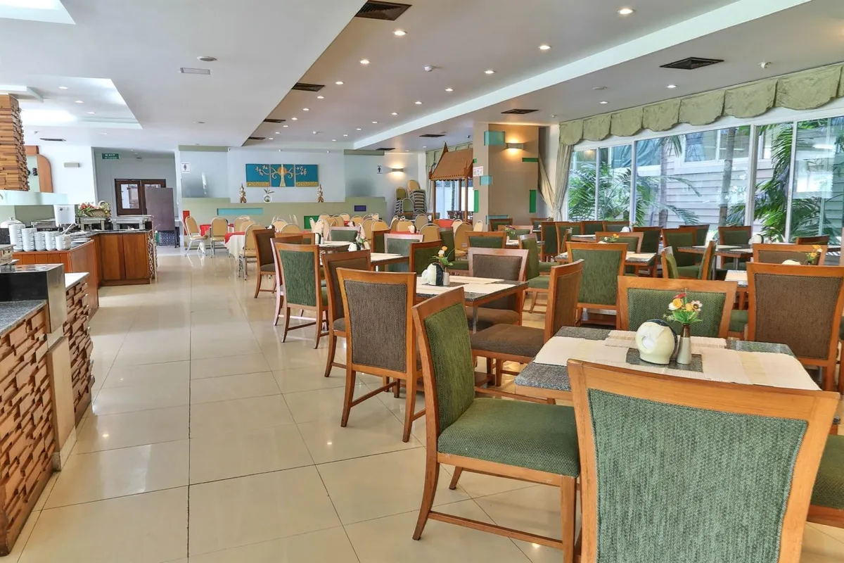 Sea Breeze Jomtien Resort фото 11