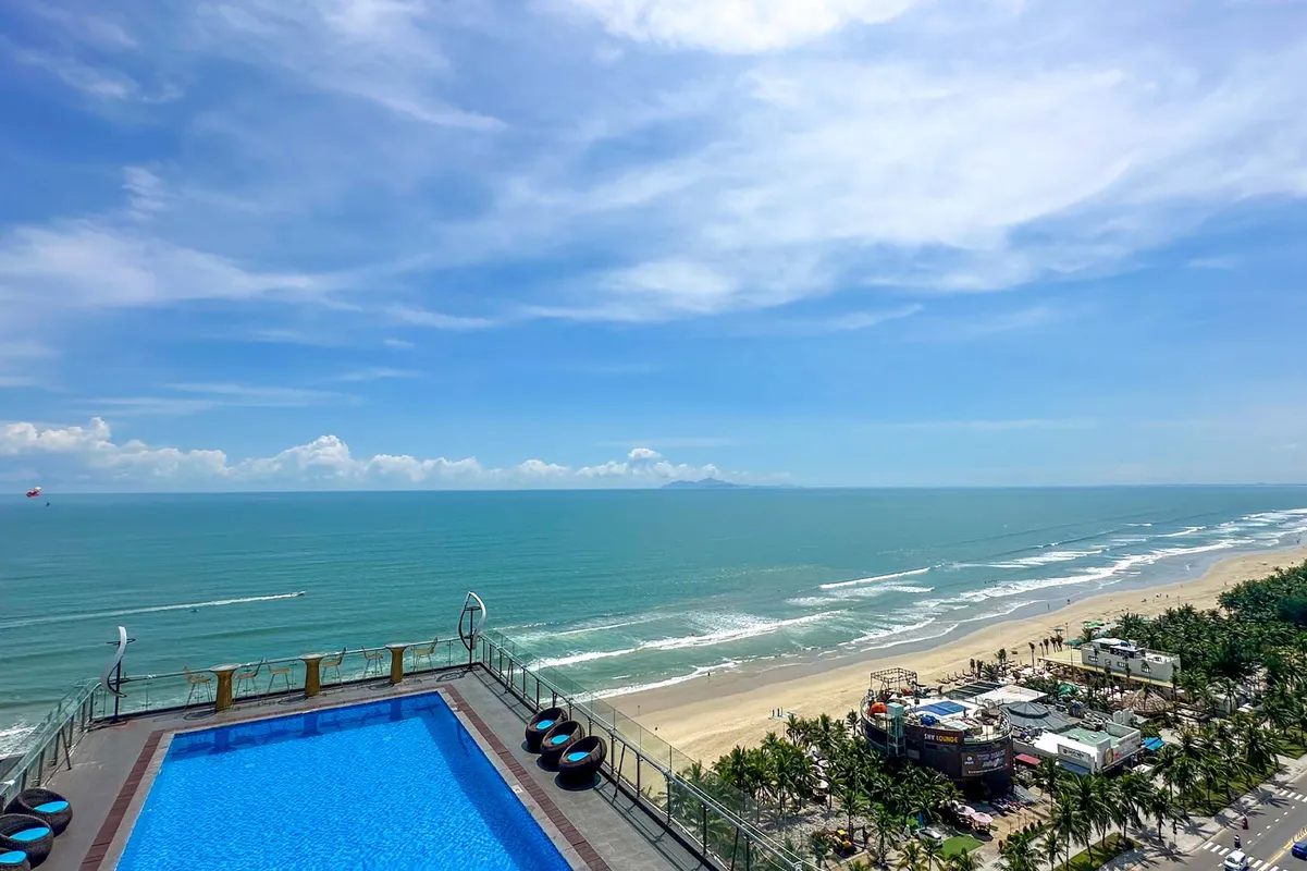 Yarra Ocean Suites Danang фото 8
