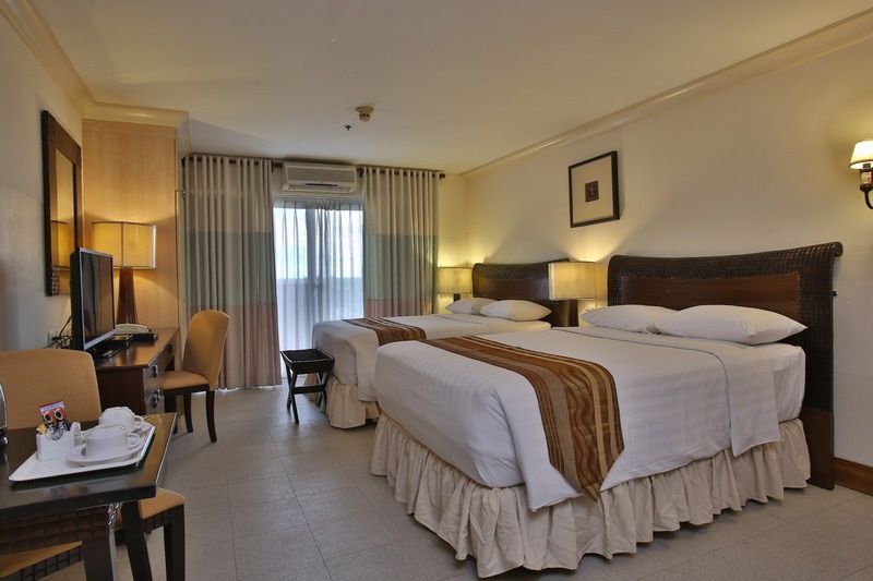 Crown Regency Suites Mactan фото 23