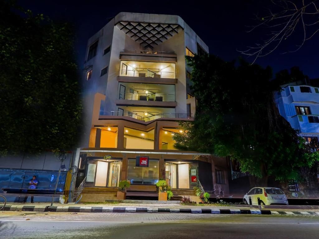 Treebo Trend Time Square Marine Drive фото 26