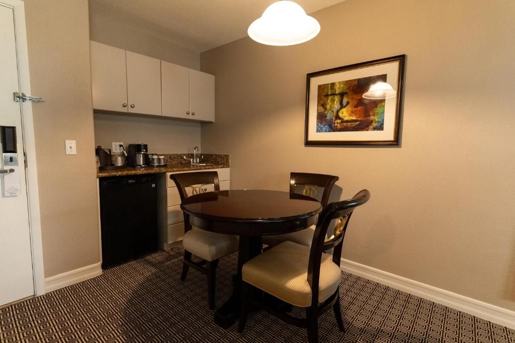 Tuscany Resort & Suites фото 48