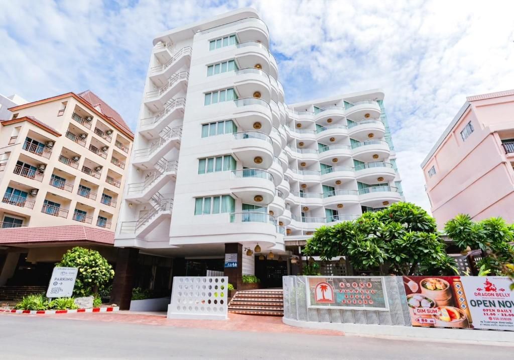 A-ONE Pattaya Beach Resort фото 0