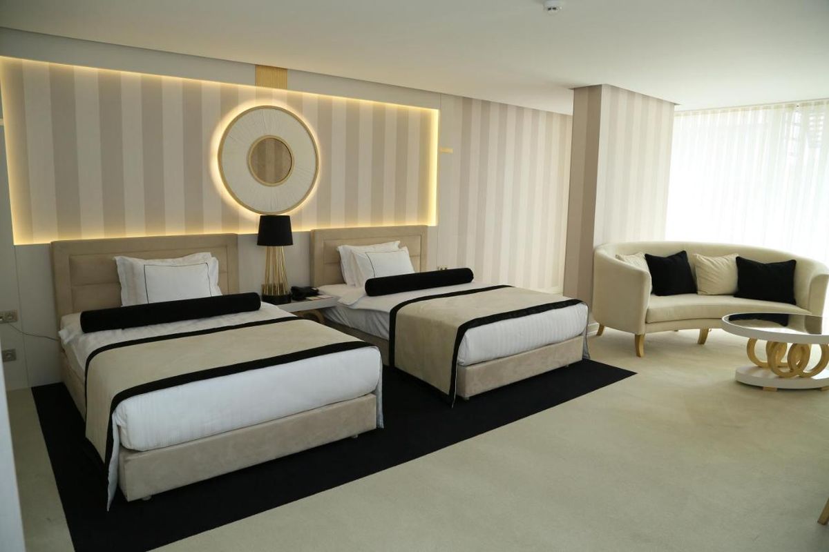 Ramada Hotel & Suites by Wyndham Istanbul Sisli фото 2