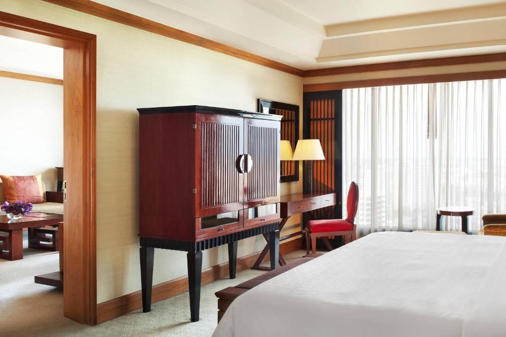 Royal Orchid Sheraton Hotel & Towers фото 67