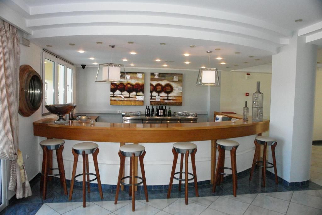 Ithea Suites Hotel фото 12