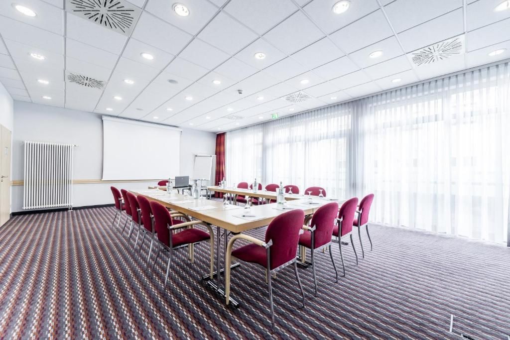 Holiday Inn Express Berlin City Centre, an IHG Hotel фото 34