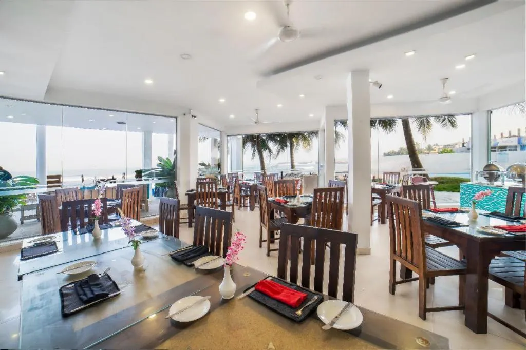Hikkaduwa Beach Hotel фото 10