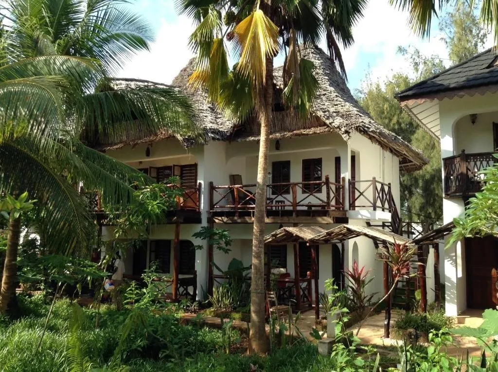 Langi Langi Beach Bungalows фото 2