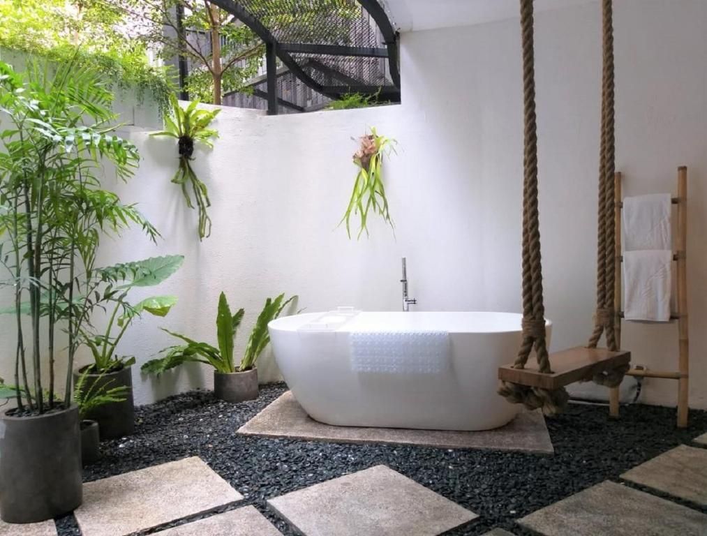 Lloyd's Inn Bali фото 26