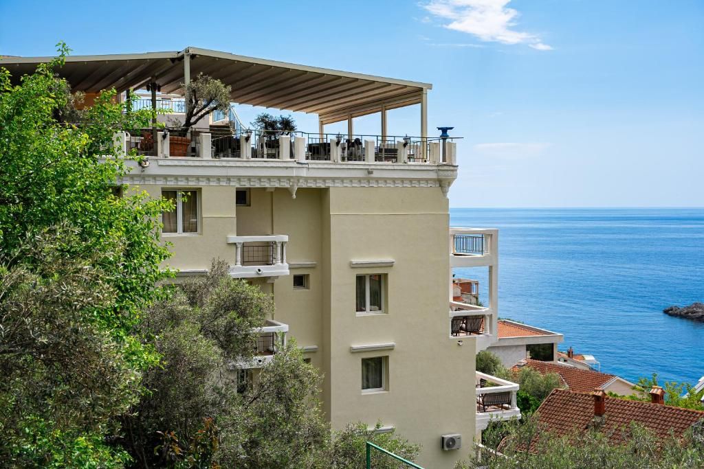 Hotel Adrovic фото 3