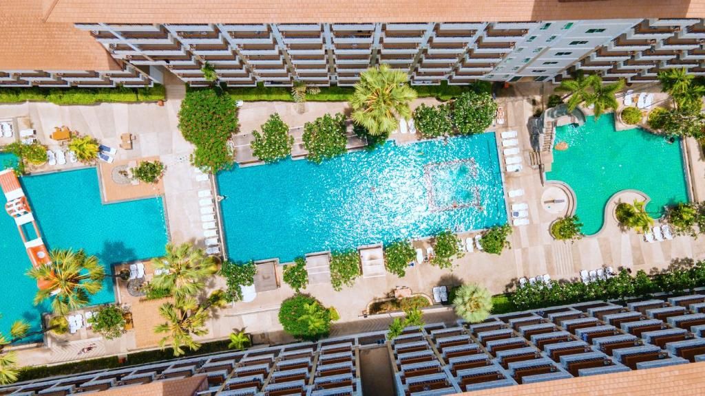 Welcome World Beachfront Resort фото 62