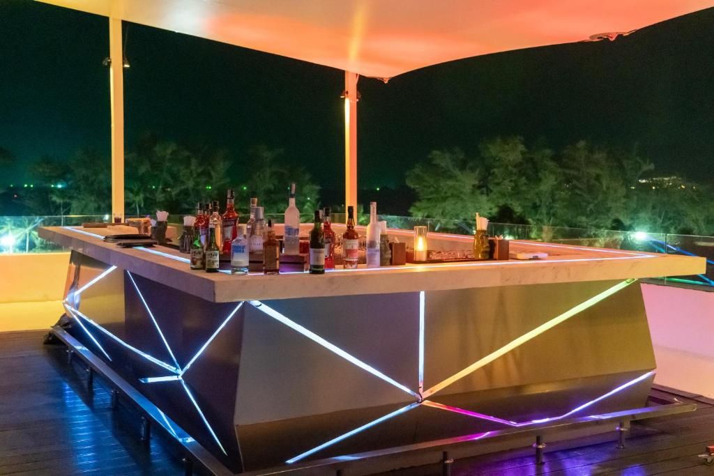 Radisson RED Phuket Patong Beach фото 47