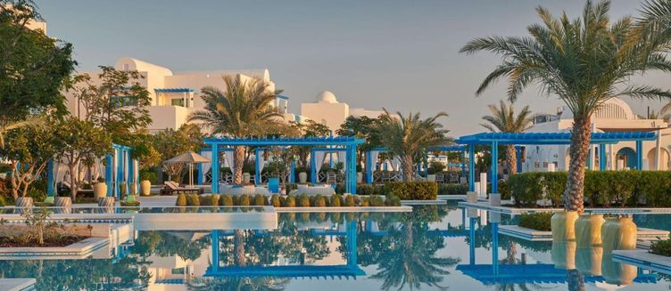 Фото отеля Hilton Salwa Beach Resort & Villas