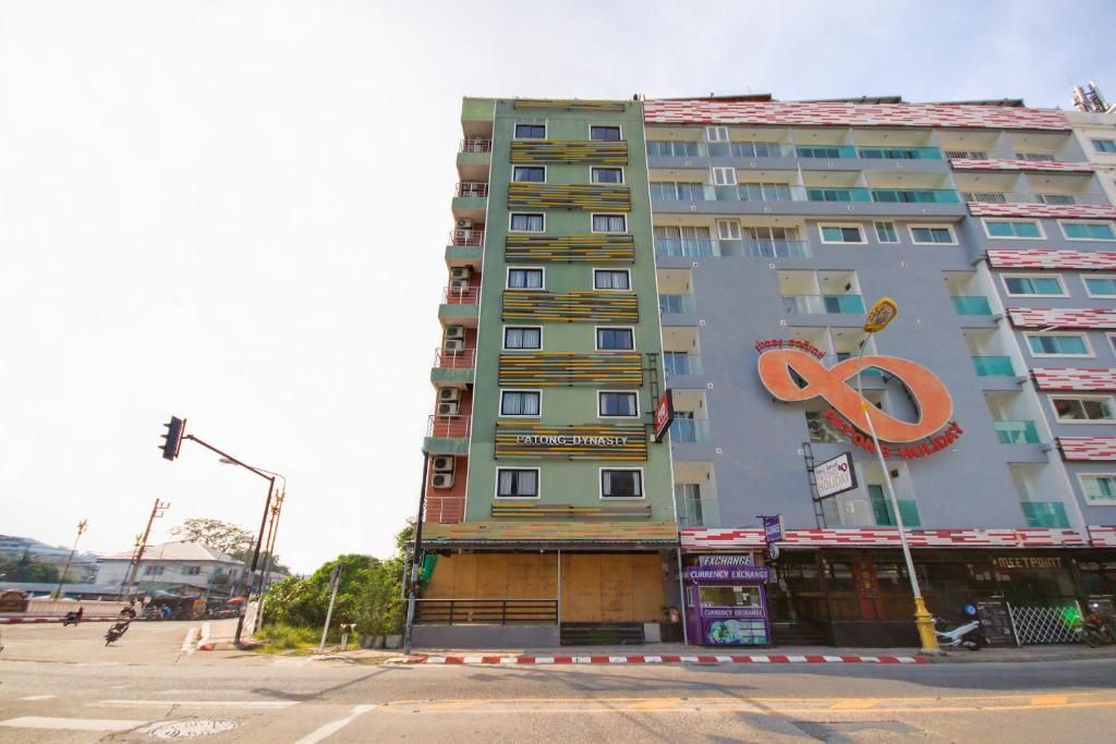 OYO 861 Patong Dynasty Hotel фото 39