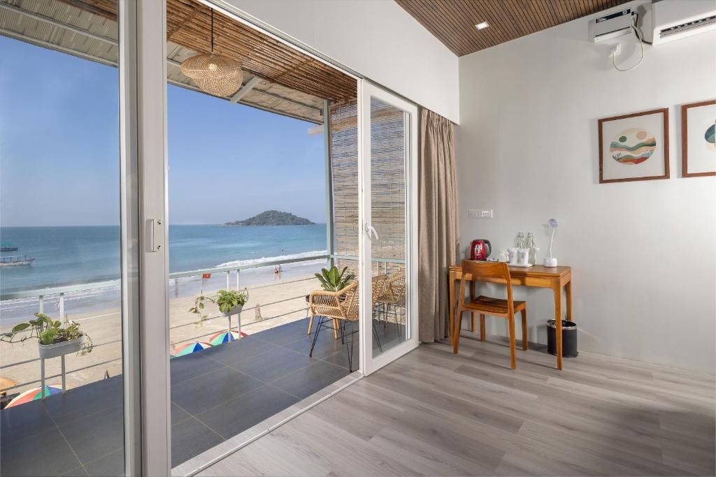 Royal Touch Beach Huts фото 18