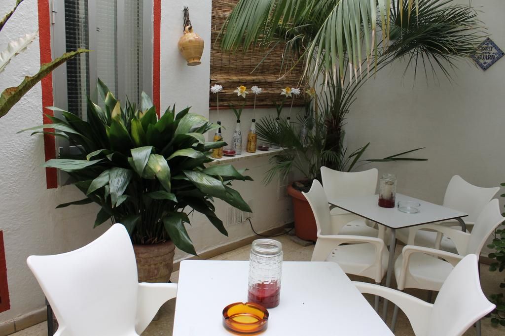 Хостел «Hostal Regina» фото 11