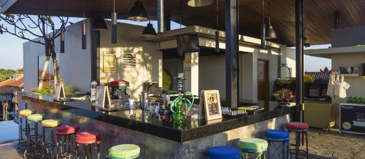 Фото отеля Sevn Legian