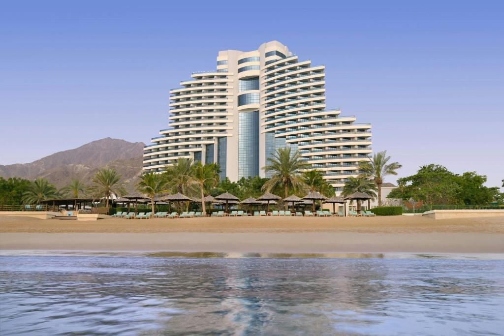 Le Meridien Al Aqah Beach Resort фото 145