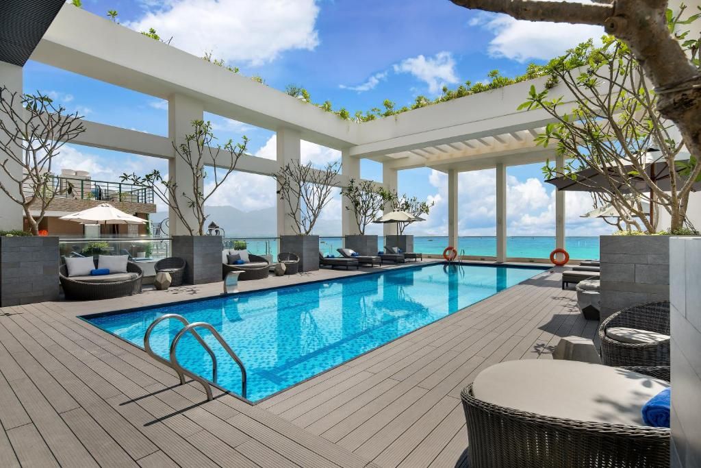 Paris Deli Danang Beach Hotel фото 7