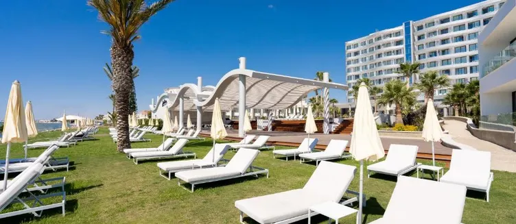 Фото отеля Radisson Beach Resort Larnaca