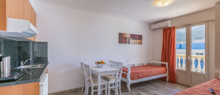 Фото отеля Irini Apartments