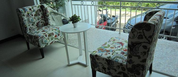 Фото отеля White Cat Hotel