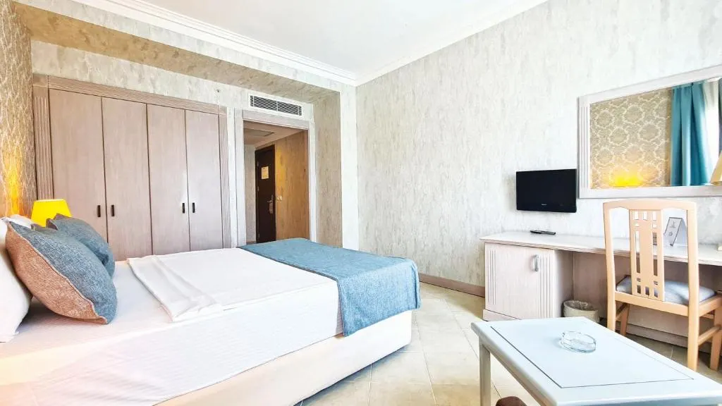 X Life Hotel Sarigerme (Adults Only) фото 18