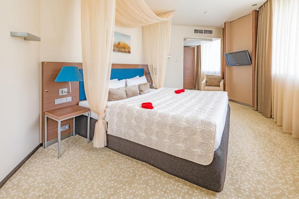 Ramada By Wyndham Yekaterinburg Hotel & Spa фото 35