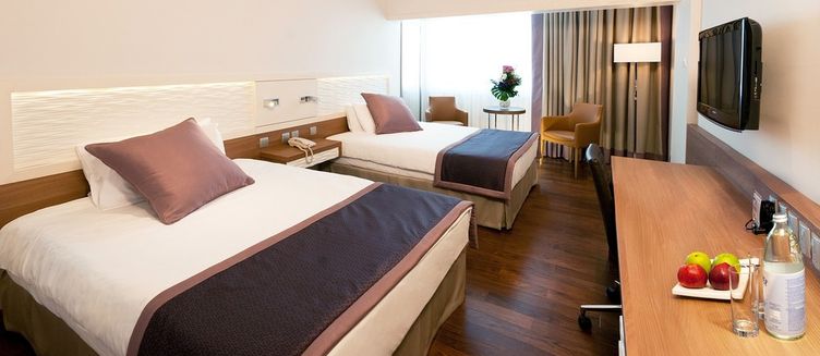Фото отеля Crowne Plaza Limassol