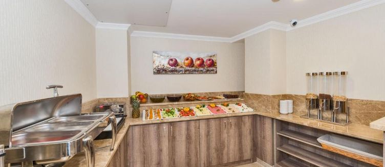 Фото отеля Alphonse Hotel