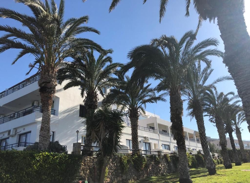 Vrachia Beach Hotel & Suites фото 9