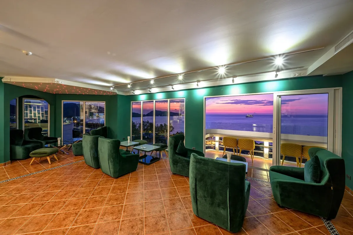 Andaman Beach Suites Hotel фото 12