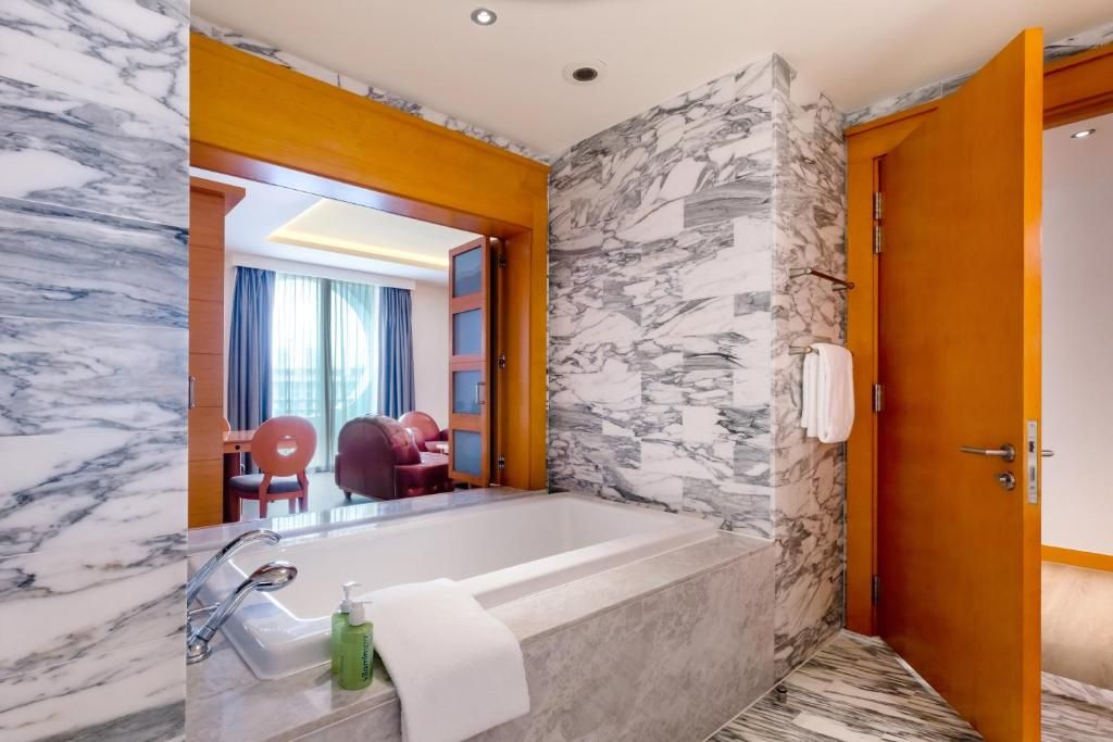 Resorts World Sentosa - Hotel Michael фото 6