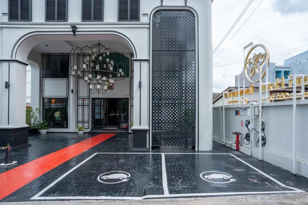 Ratri Hotel Phuket Old Town фото 14