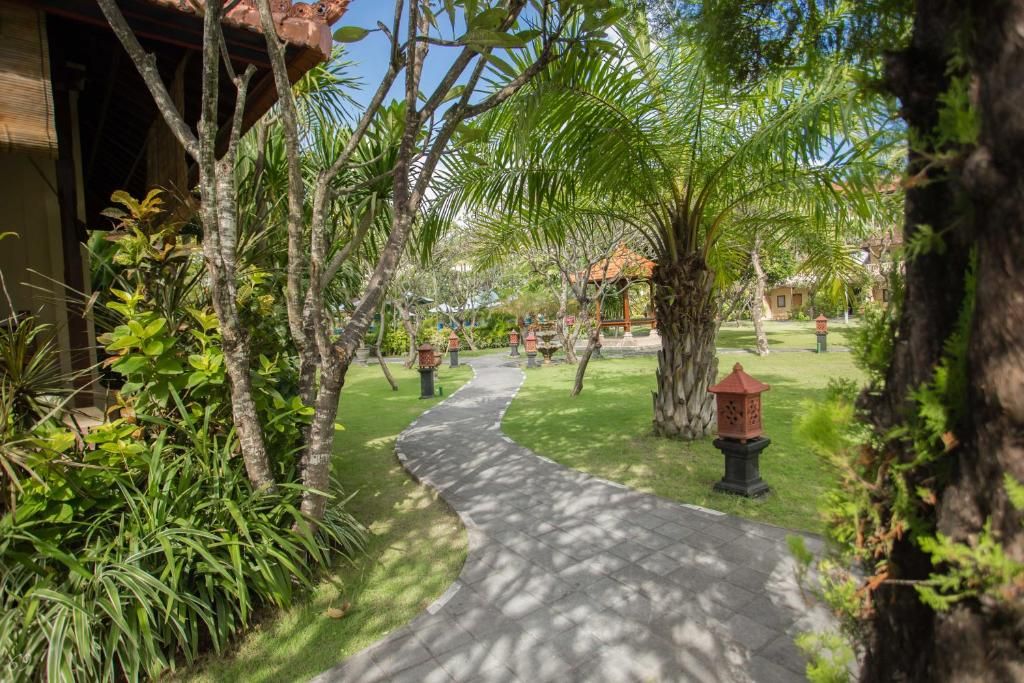 Kuta Puri Bungalows фото 23