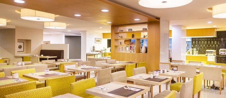 Фото отеля Holiday Inn Muscat Al Seeb