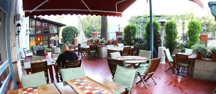 Фото отеля Blue House Hotel & Restaurant