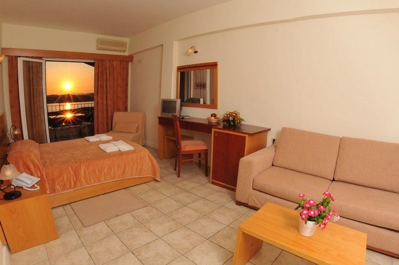 CNic Hellinis Hotel фото 35