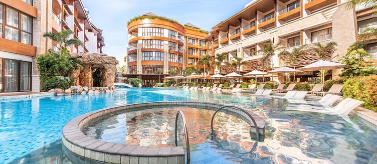 Фото отеля Mandarin Bay Resort & Spa