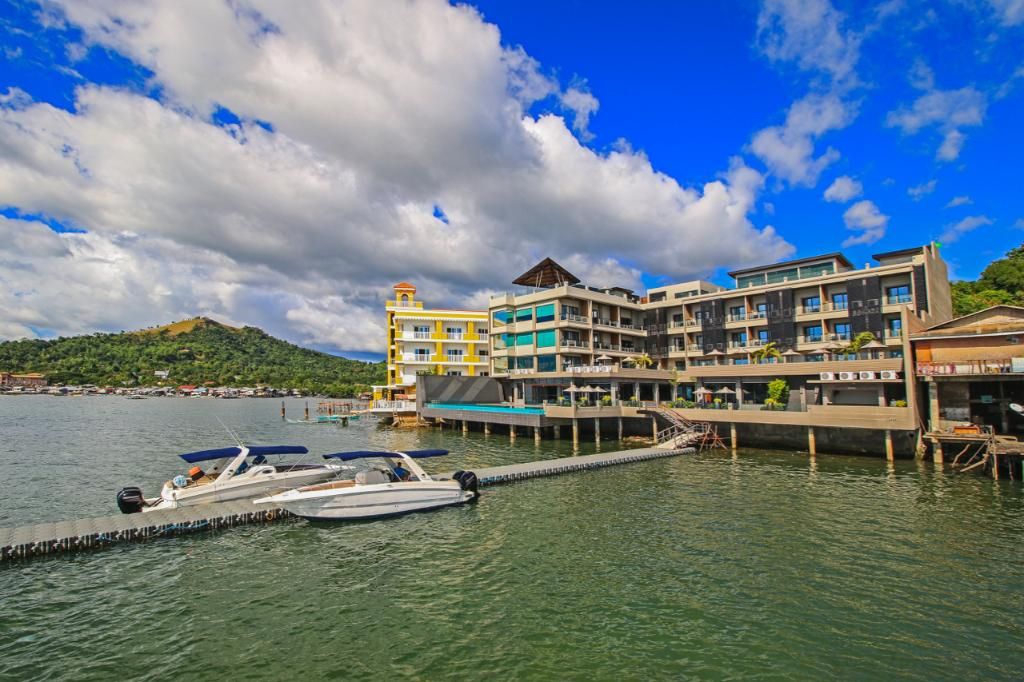 Two Seasons Coron Bayside Hotel фото 0
