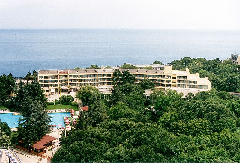 Hotel Ambassador - Free Parking фото 3