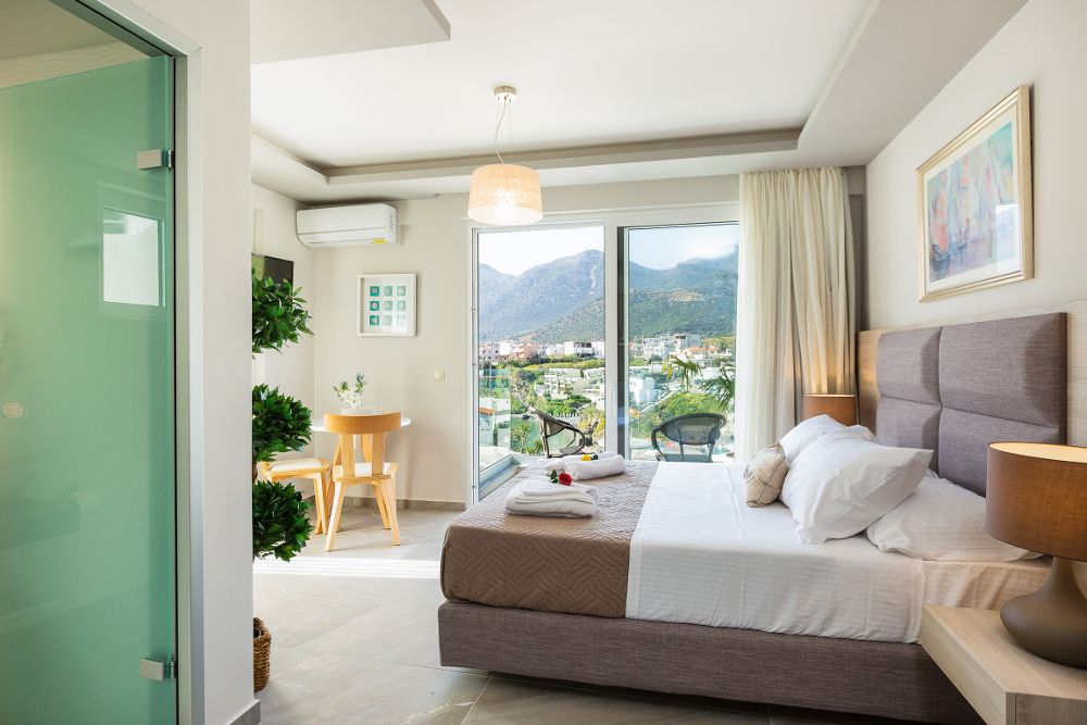 Luxury Suite with Sea View in Akrogiali Luxury Aparthotel фото 30