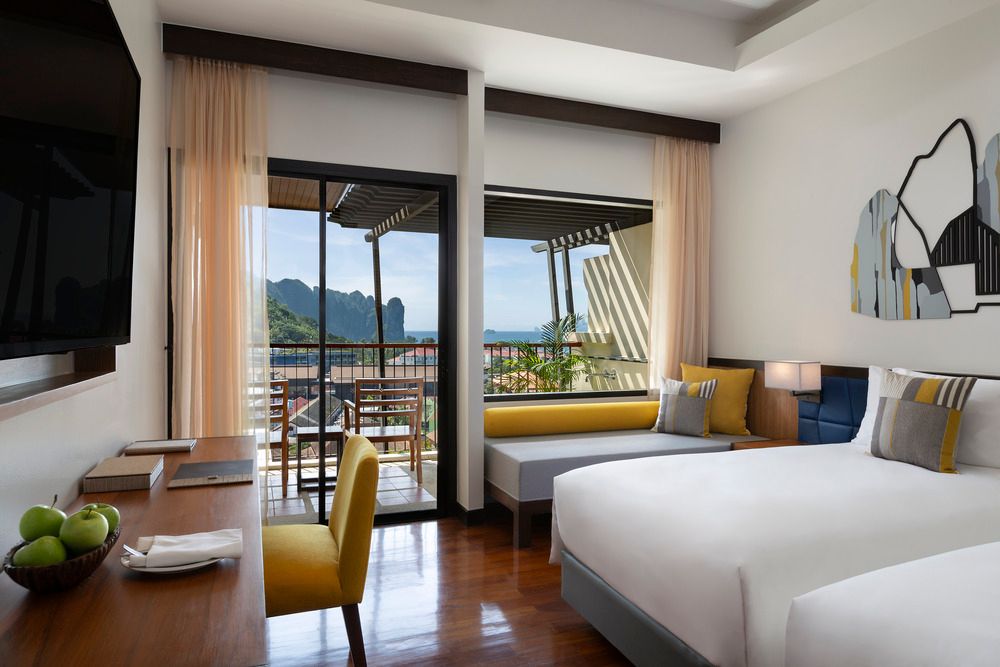 Avani Ao Nang Cliff Krabi Resort фото 65