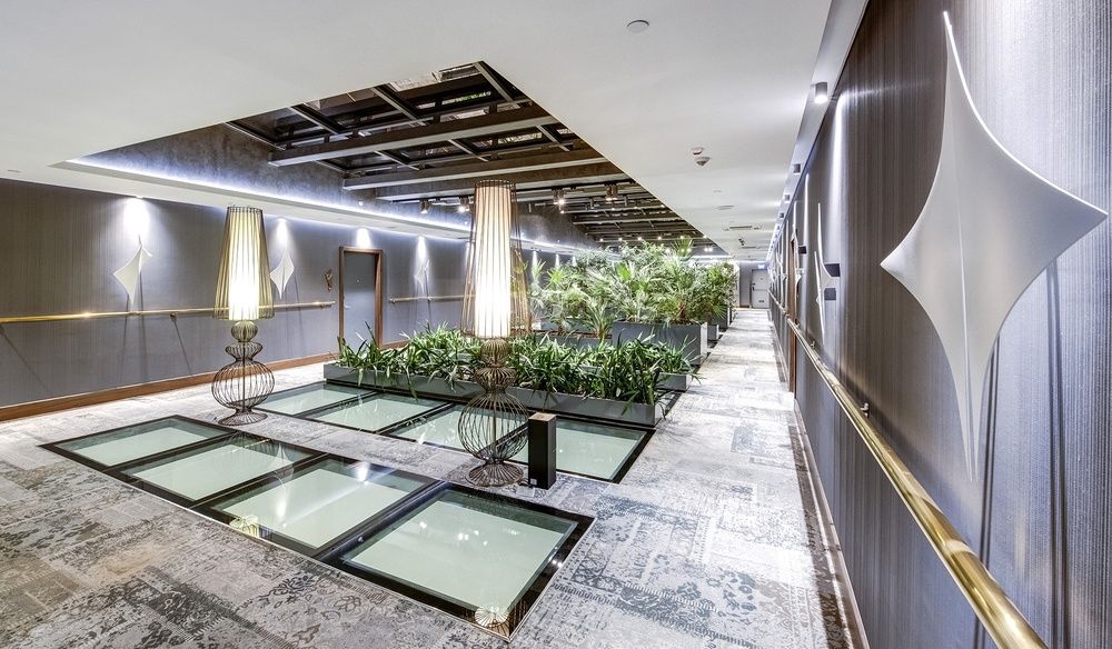 DoubleTree by Hilton Istanbul - Piyalepasa фото 38