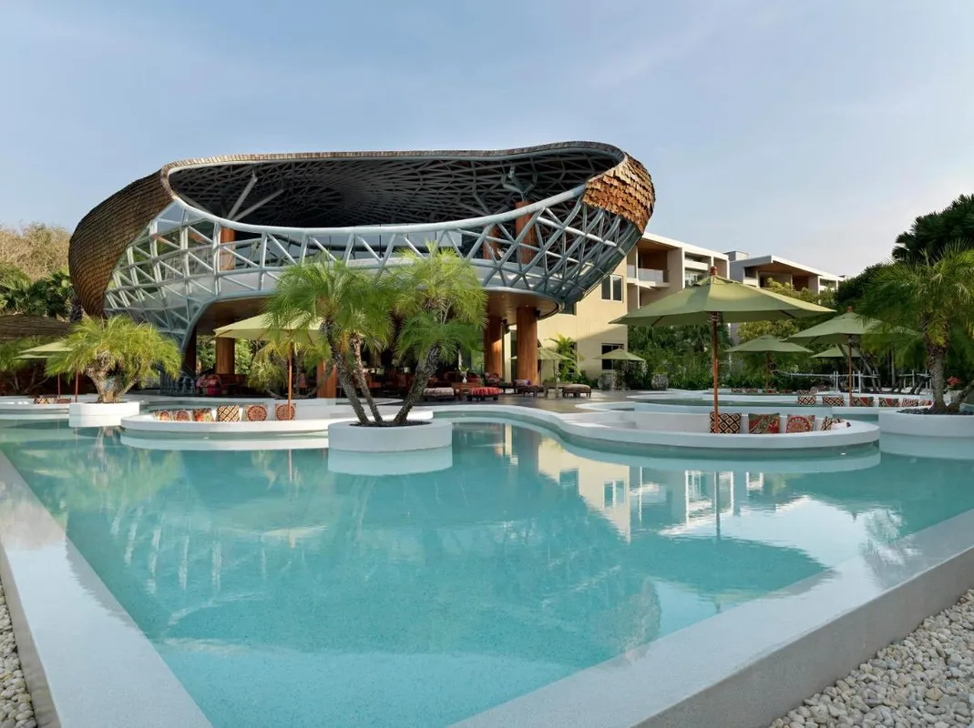 Wyndham Grand Nai Harn Beach Phuket фото 8