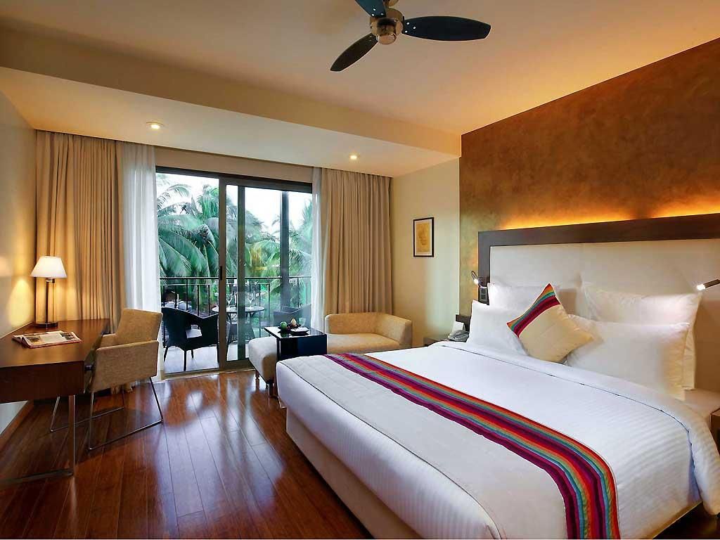 Novotel Goa Shrem Hotel фото 2