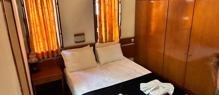 Фото отеля Karyatit Hotel