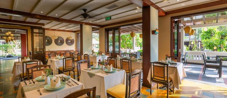 Фото отеля Cozy Savvy Boutique Hoi An